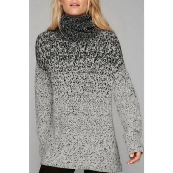 Athleta Marled Black Cream Cashmere Wool Blend Turtleneck Sweater Sz S - Picture 1 of 12